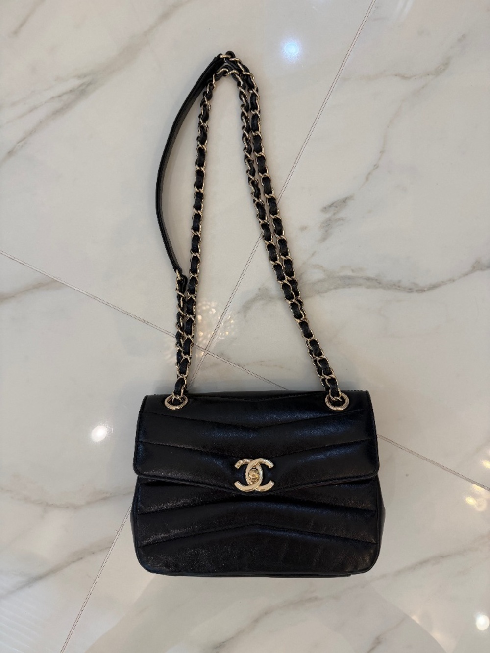 CHANEL reverse chevron CC flap shoulder cross body bag black
